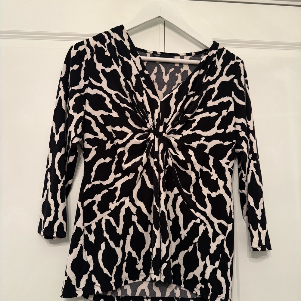 Chaus Black & White Twist-Knot Elegant Long Sleeve Top
